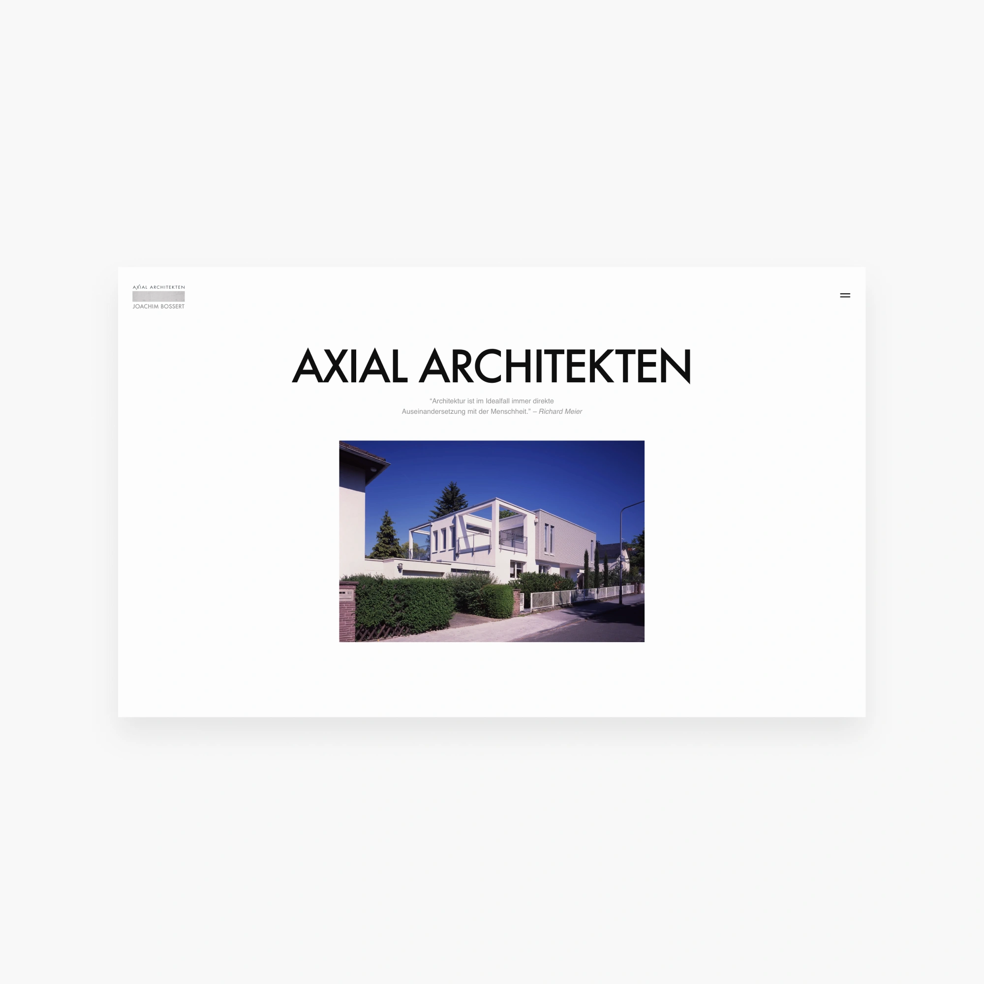 Desktop-Mockup der Architektur-Website von Axial Architekten
