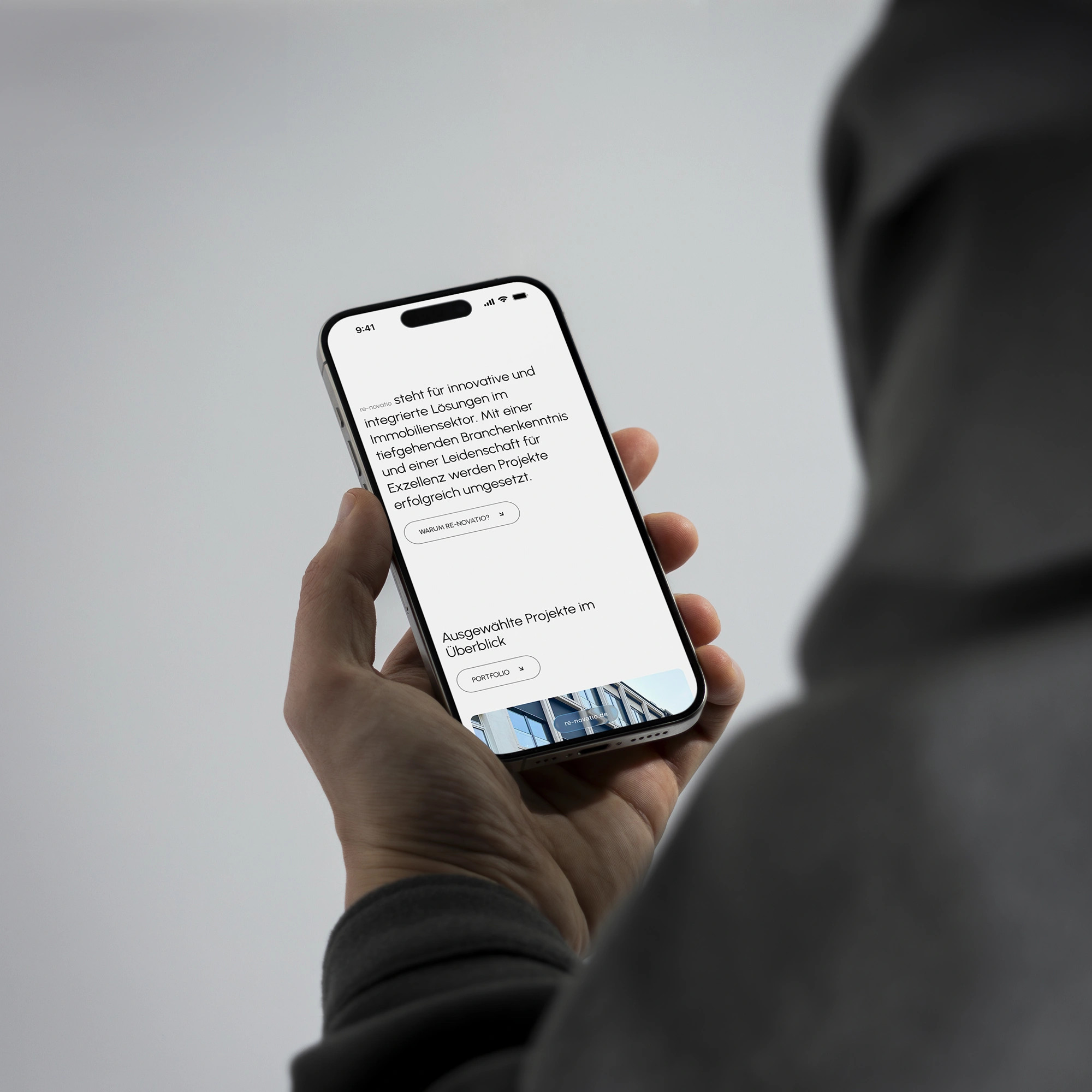 iPhone-Mockup einer Architektur-Website